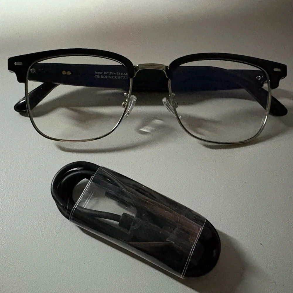 senbono UNISEX bluetooth smartglasses: transparent lenses. NON RXABLE!